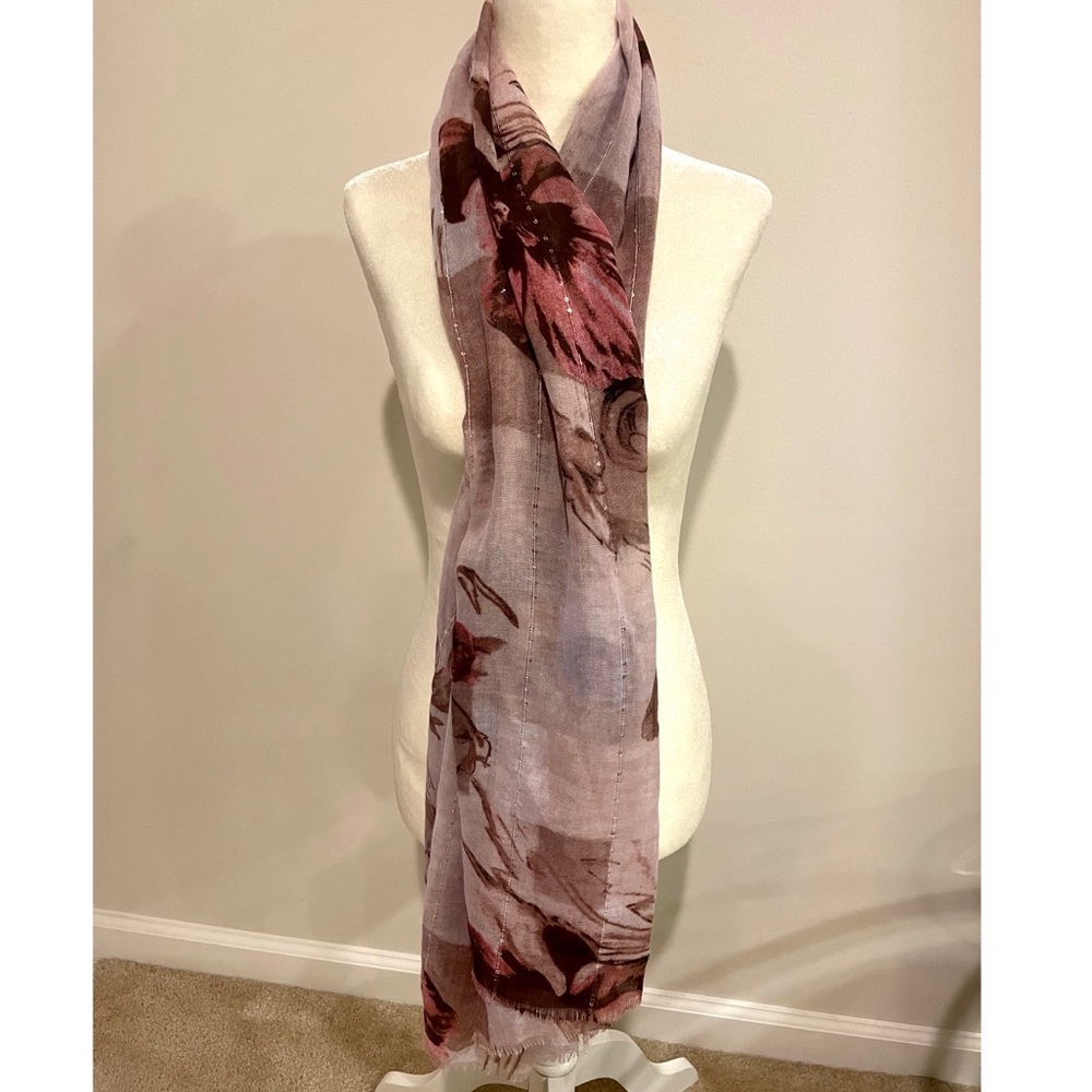 • Scarf • - Picture 2 of 6